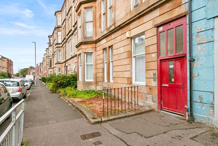 3 Bedroom Flat For Sale In Langside Road, Queens Park, G42