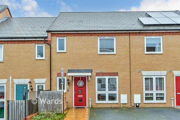 3 Bedroom End Of Terrace House For Sale In Charlotte Street, Sittingbourne, Kent, ME10