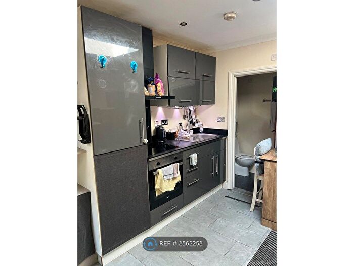 Studio To Rent In Brookhill Road, London, SE18