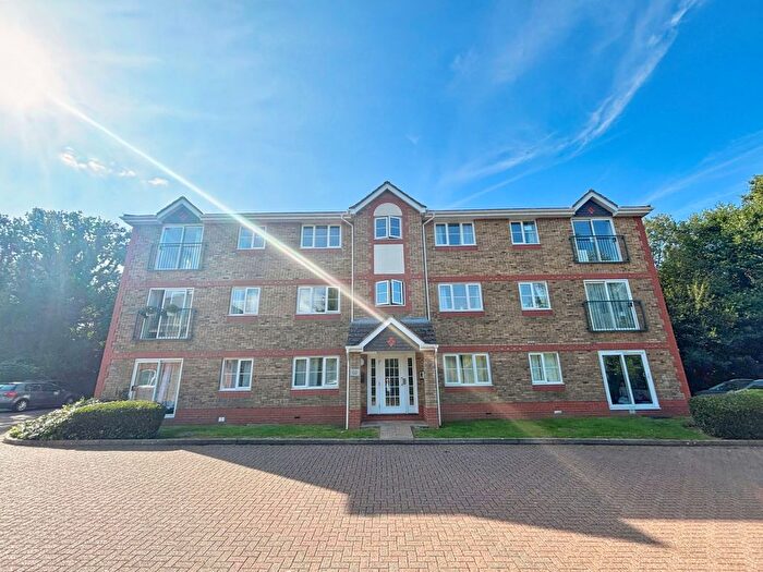 2 Bedroom Flat To Rent In Horley, RH10