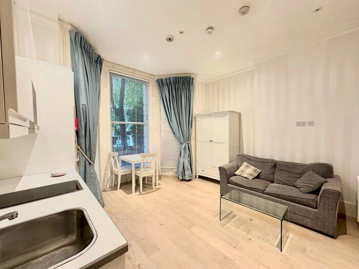1 Bedroom Flat To Rent In Elsham Road, London, W14