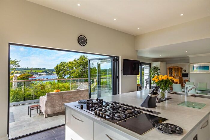 4 Bedroom Detached House For Sale In St. Peters Road, Flushing, Falmouth, TR11