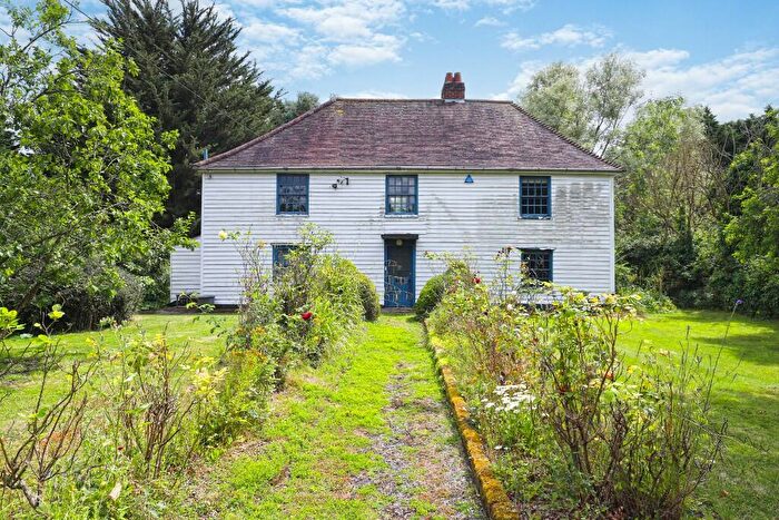 4 Bedroom Farm House For Sale In Magpie Lane, Brentwood, Essex, CM13