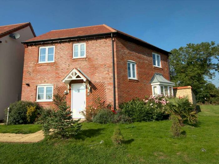 3 Bedroom Detached House To Rent In Goodwood Close, Bicester, OX26