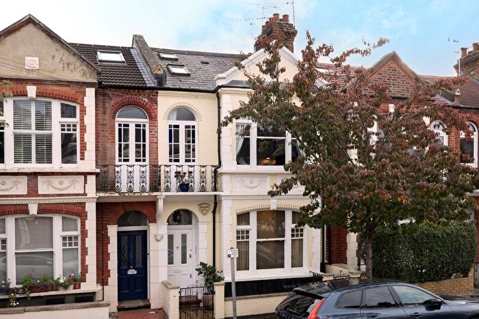 2 Bedroom Flat For Sale In Norroy Road, Putney, SW15