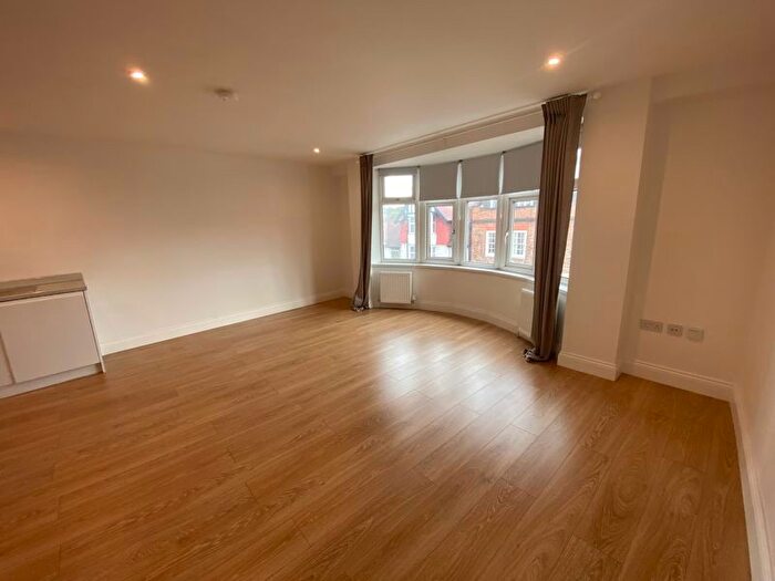 1 Bedroom Flat To Rent In - The Broadway, Mill Hill, London, NW7