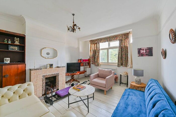 3 Bedroom Semi-detached House For Sale In Longley Road, Tooting, London, SW17