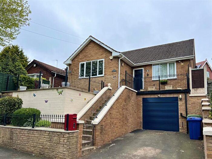 3 Bedroom Detached Bungalow For Sale In Springfield Avenue, Stourbridge, DY9