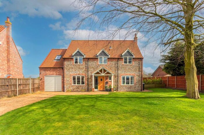 4 Bedroom Detached House For Sale In Copper Beech Close, Whissonsett, NR20