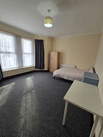 1 Bedroom Flat To Rent In Reigate Road, Ilford, IG3