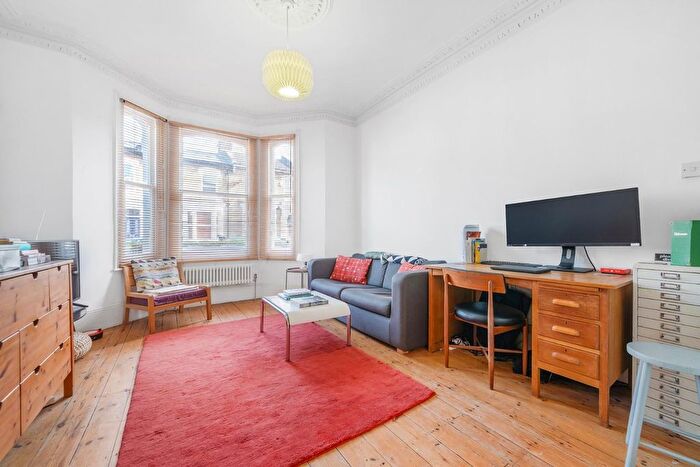 1 Bedroom Flat For Sale In Dalberg Road, London, SW2