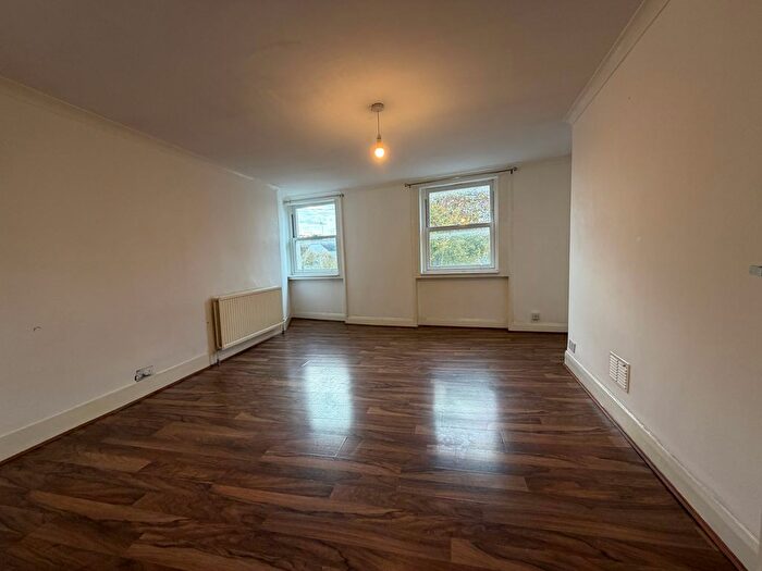 2 Bedroom Flat To Rent In Porchester Road, London, W2