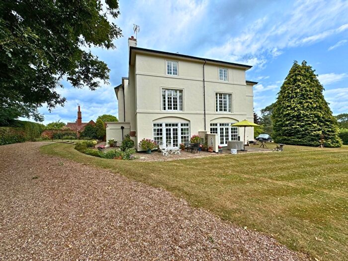 2 Bedroom Flat For Sale In Flat, Beaudesert Park, Birmingham Road, Henley-In-Arden, B95