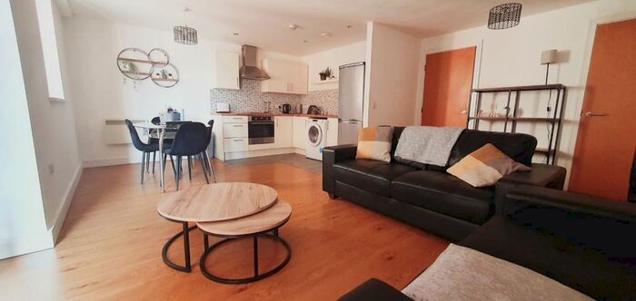 2 Bedroom Apartment To Rent In Duke Street, Liverpool, Merseyside, L1