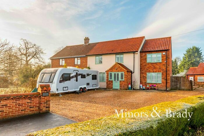 4 Bedroom Semi-Detached House For Sale In The Street, Caston, Attleborough, NR17