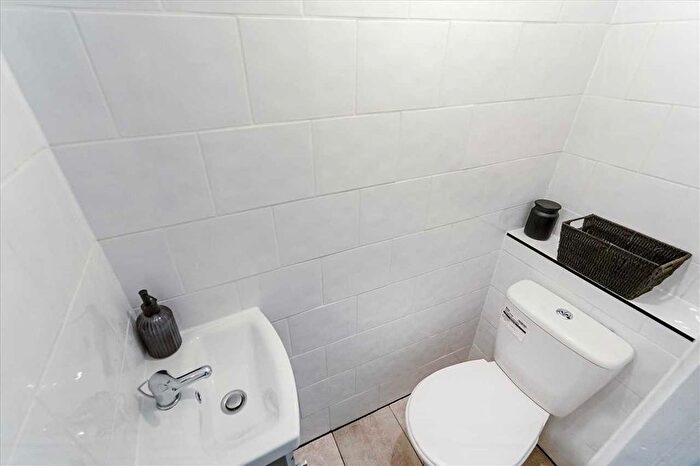 3 Bedroom Terraced House For Sale In North Berwick Crescent, Greenhills, East Kilbride, G75