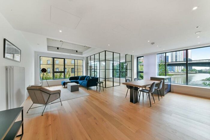 2 Bedroom Apartment To Rent In Douglass Tower, Goodluck Hope, London, E14