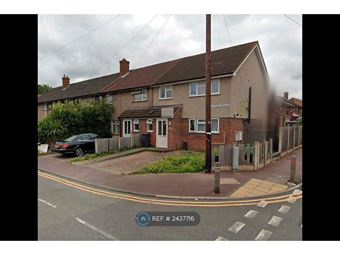 3 Bedroom Terraced House To Rent In Thatches Grove, Romford, RM6