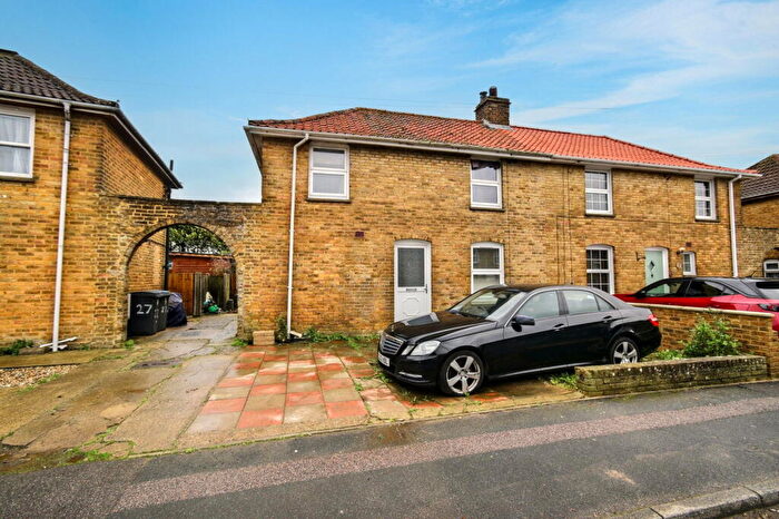 3 Bedroom Semi Detached House For Sale In Milner Crescent, Aylesham, CT3