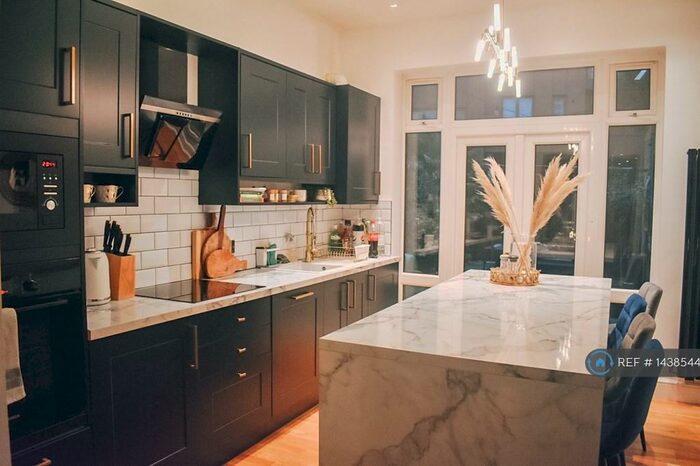 2 Bedroom Flat To Rent In Harrow, London, HA1