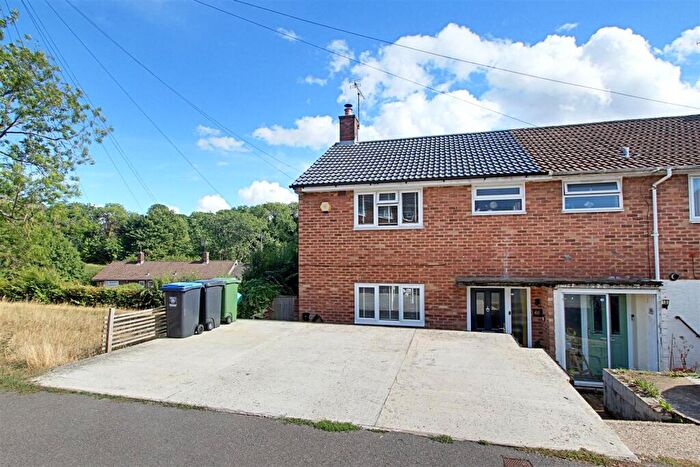 3 Bedroom Semi-Detached House For Sale In Oak Street, Hemel Hempstead, HP3
