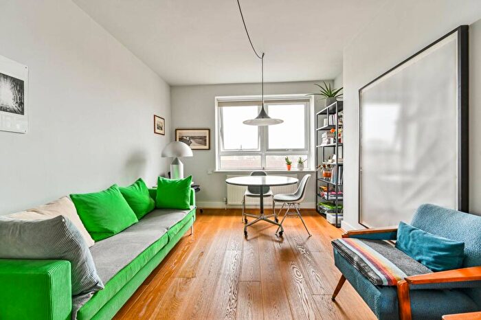 1 Bedroom Flat To Rent In Londesborough Road, Stoke Newington, London, N16