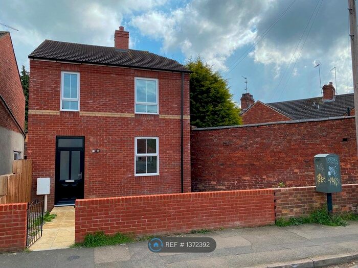 2 Bedroom Detached House To Rent In Wilson Terrace, Kettering, NN16