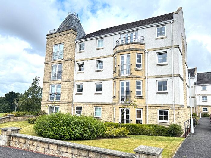 2 Bedroom Flat For Sale In Bittern Court, Dunfermline, KY11