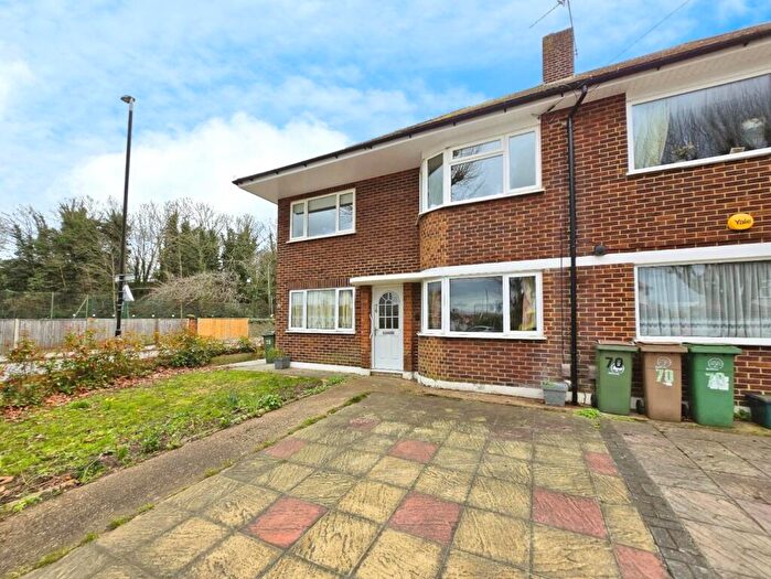 2 Bedroom Maisonette For Sale In Colston Avenue, Carshalton, SM5