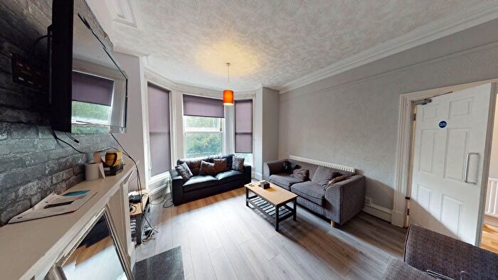 6 Bedroom Semi-Detached House To Rent In Saint Michael's Road, Leeds, LS6