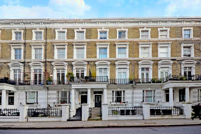 1 Bedroom Flat For Sale In Finborough Road, Chelsea, London, SW10