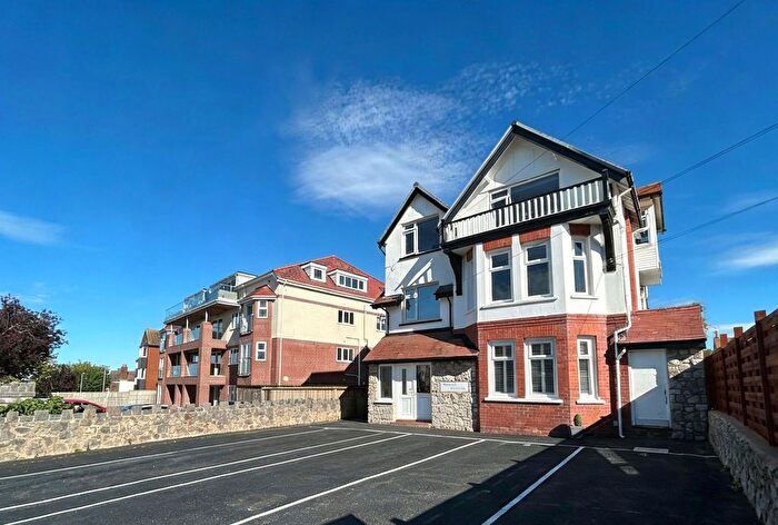 2 Bedroom Flat For Sale In College Avenue, Rhos On Sea, LL28