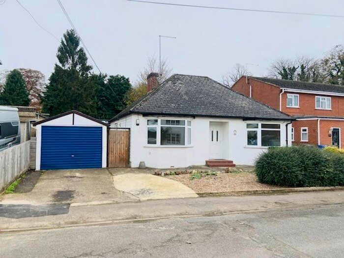 3 Bedroom Detached Bungalow To Rent In The Leys, Roade, Northampton NN7