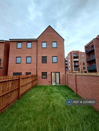 3 Bedroom Semi-Detached House To Rent In Thimble Crescent, Hackbridge, SM6