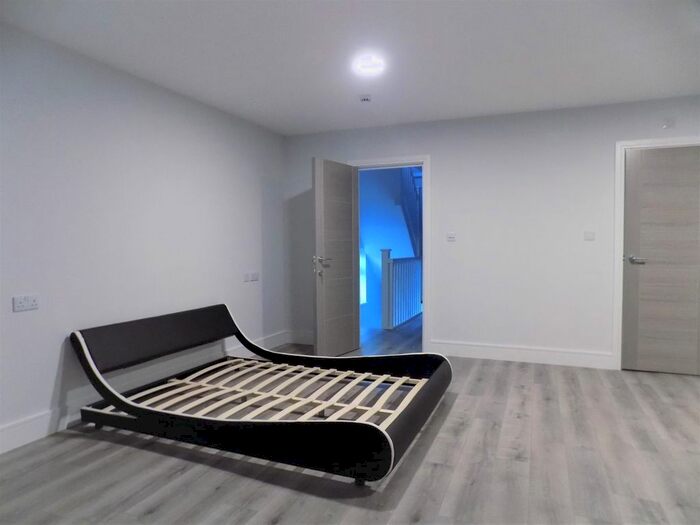 5 Bedroom Terraced House To Rent In Furzehill Road, Borehamwood, WD6