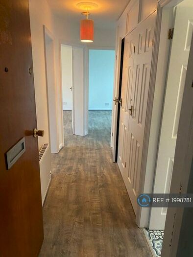 2 Bedroom Flat To Rent In Arosa Drive, Birmingham, B17