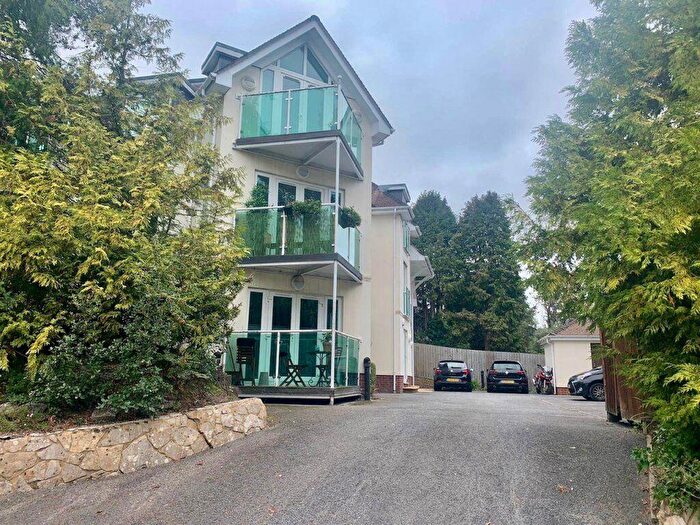 2 Bedroom Flat To Rent In Surreny Road, Westbourne (), P02