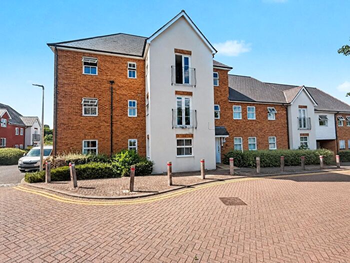 2 Bedroom Flat For Sale In Conqueror Drive, Gillingham, Kent, ME7
