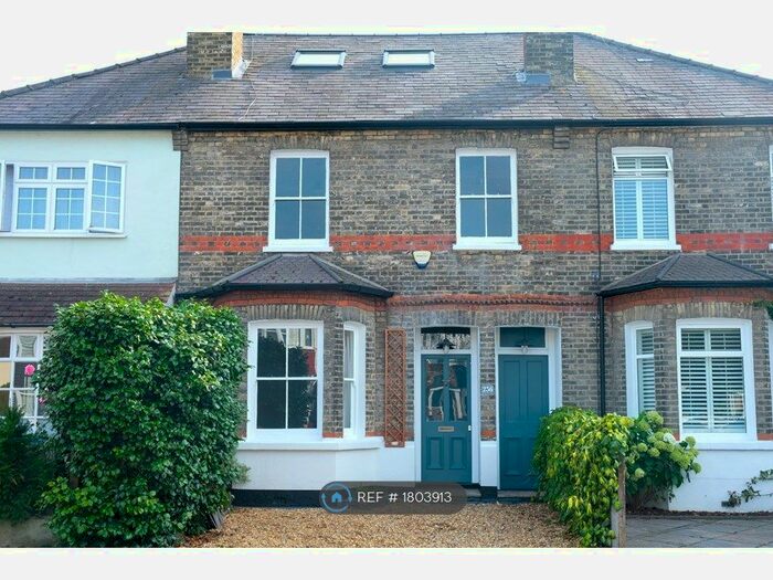 5 Bedroom Terraced House To Rent In Hersham Road, Hersham, Walton-On-Thames, KT12