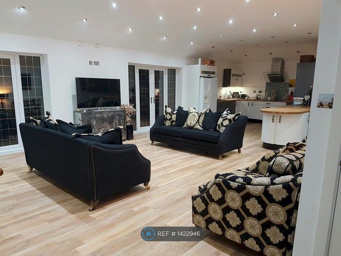 4 Bedroom Bungalow To Rent In Broadfields, West Horndon, Brentwood, CM13