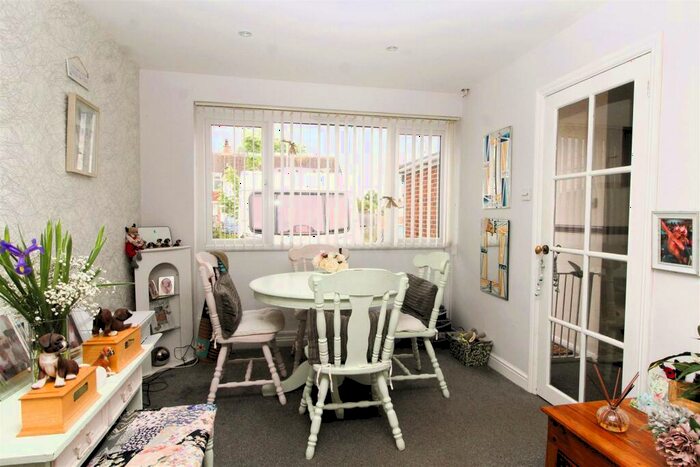 3 Bedroom End Of Terrace House For Sale In Camden Road, Broadstairs, CT10