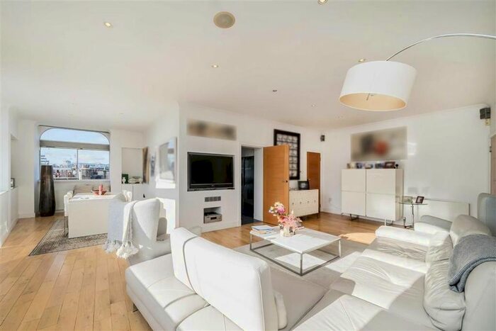 2 Bedroom Flat To Rent In New Cavendish Street, London, W1G