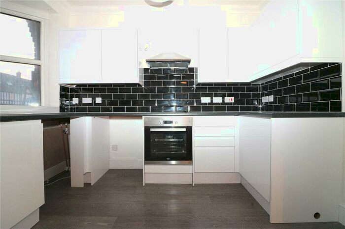 1 Bedroom Apartment To Rent In London Road, Leigh On Sea, Essex, SS9