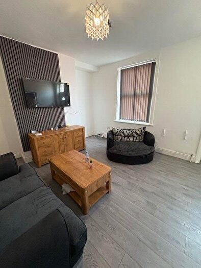 3 Bedroom Terraced House To Rent In Westminster Place, Bradford, BD3