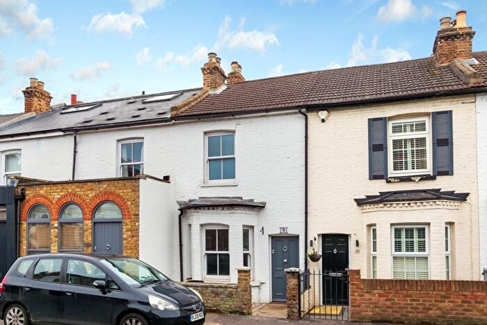 2 Bedroom Cottage To Rent In Sandycombe Road, Kew, Richmond, Surrey, TW9