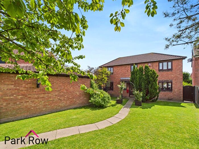 4 Bedroom Detached House For Sale In Pasture Way, Sherburn In Elmet, Leeds, LS25