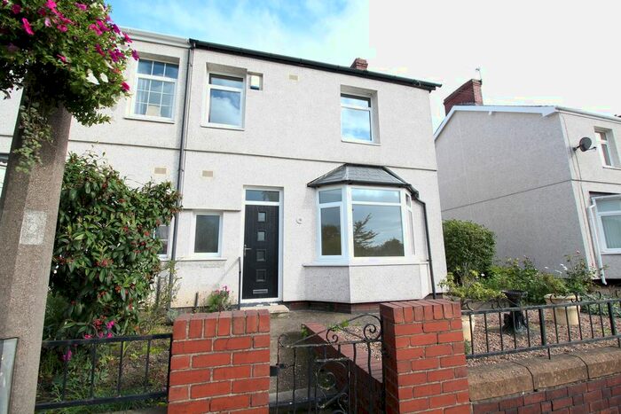 3 Bedroom Semi-Detached House To Rent In Houghton Road, Thurnscoe, Rotherham, S63