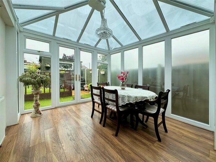 2 Bedroom Bungalow For Sale In Mashiters Hill, Romford, RM1