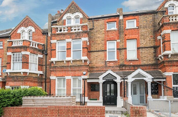 2 Bedroom Flat To Rent In Agamemnon Road, West Hampstead, London, NW6