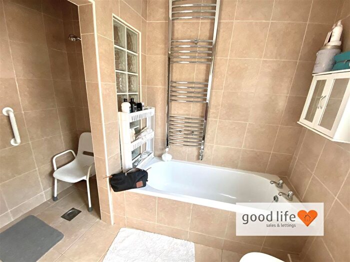 2 Bedroom Detached Bungalow For Sale In Holly Lodge, Sea View Road, Grangetown, Sunderland, SR2